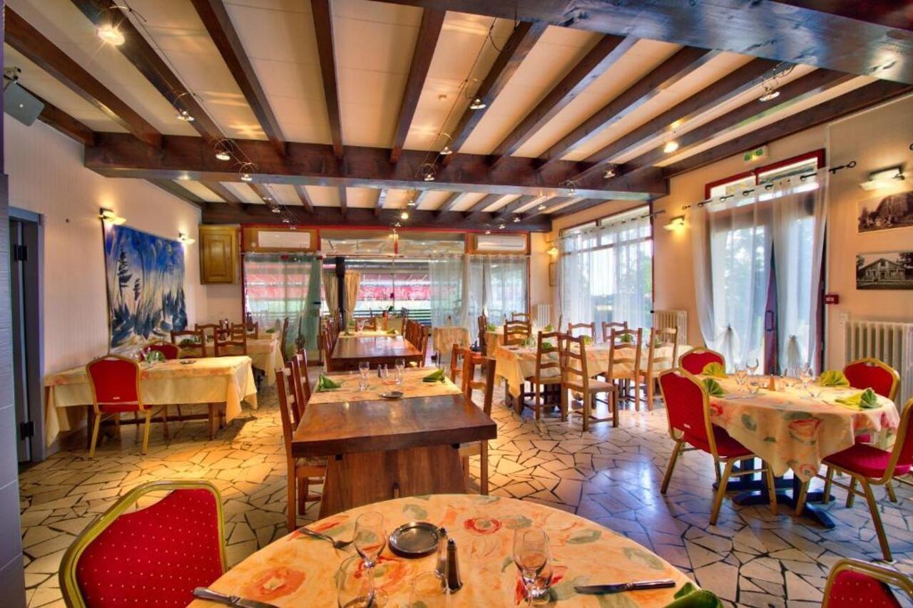 Logis Hotel Restaurant Le Chalet Du Mont Roland Sampans Exteriér fotografie