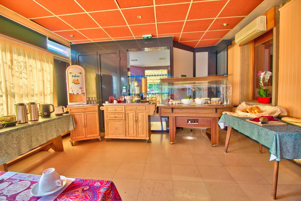 Logis Hotel Restaurant Le Chalet Du Mont Roland Sampans Exteriér fotografie